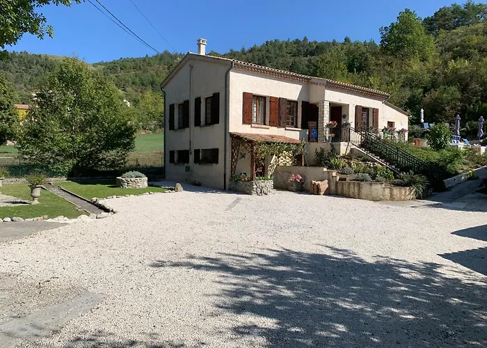 Maison D'hotes Couette-café 3*